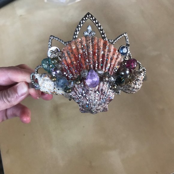 Mermaid Seashell Crown / Tiara - Picture 9 of 10